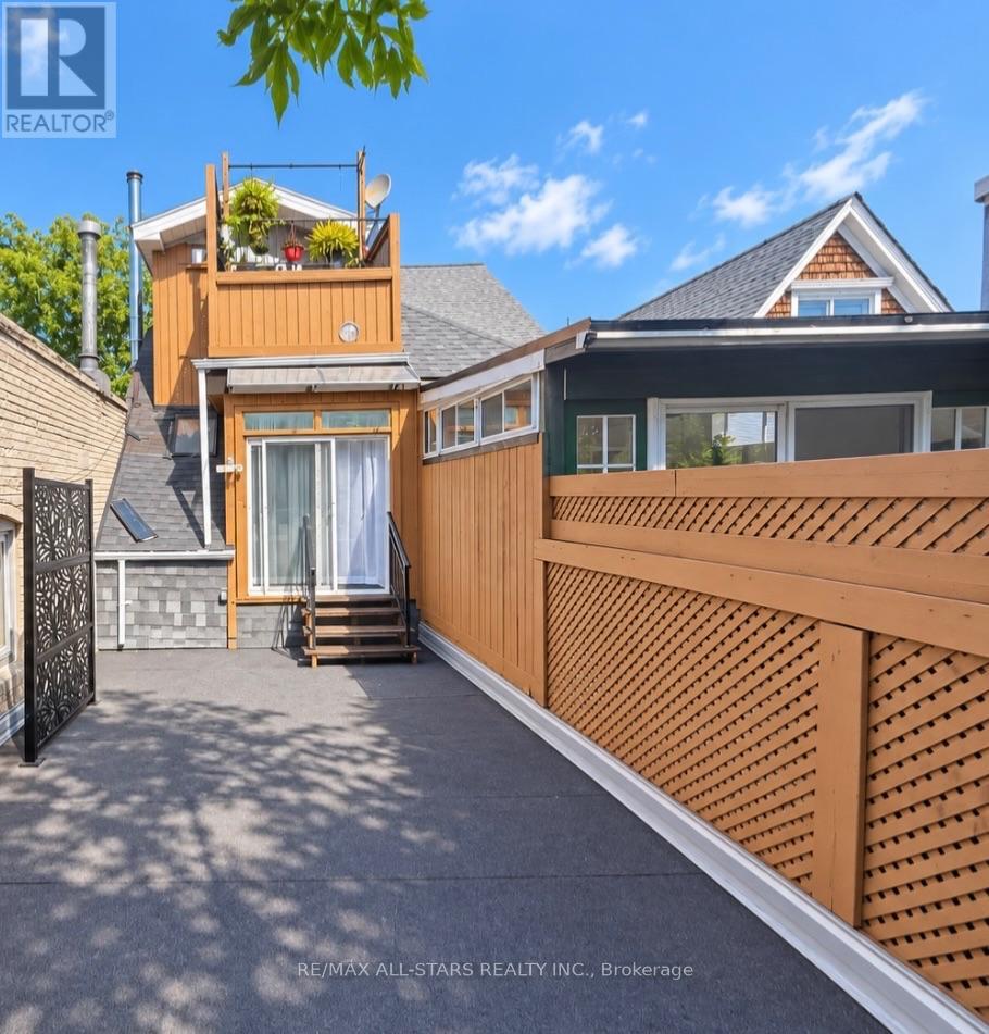 200 - 1918a Queen Street E, Toronto, Ontario  M4L 1H5 - Photo 15 - E13679966