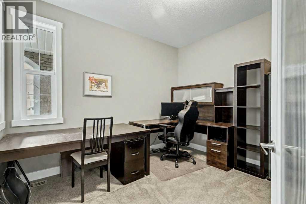 15 Sundown Way, Cochrane, Alberta  T4C 2M4 - Photo 4 - A2340574