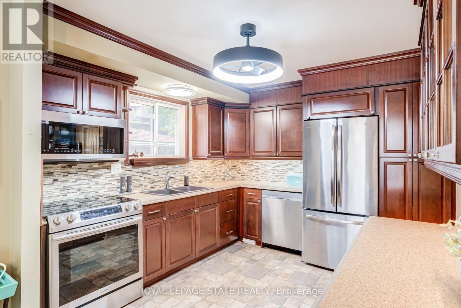 106 Appleford Road, Hamilton, Ontario  L9C 6B8 - Photo 8 - X13749444