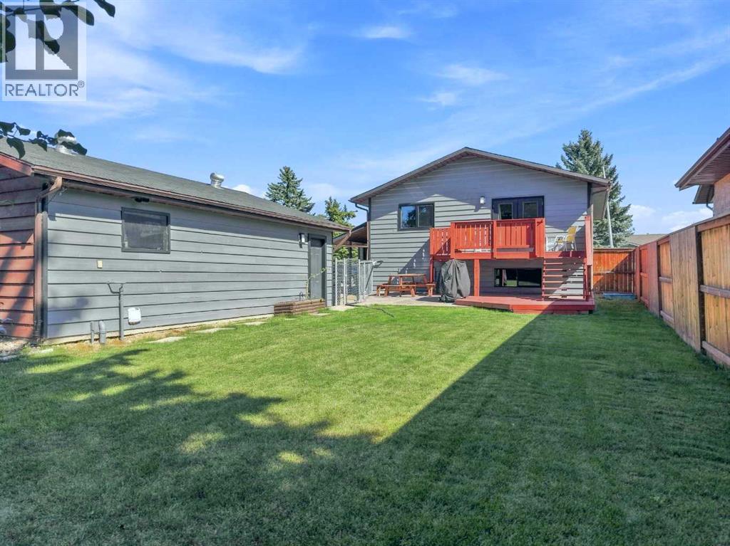 16 Willow Street, Sylvan Lake, Alberta  T4S 1M1 - Photo 7 - A2339578