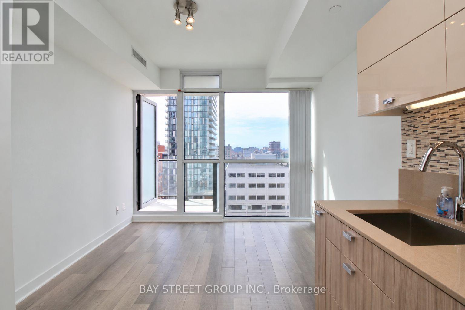 1303 - 290 Adelaide Street W, Toronto, Ontario  M5V 0P3 - Photo 8 - C13749450