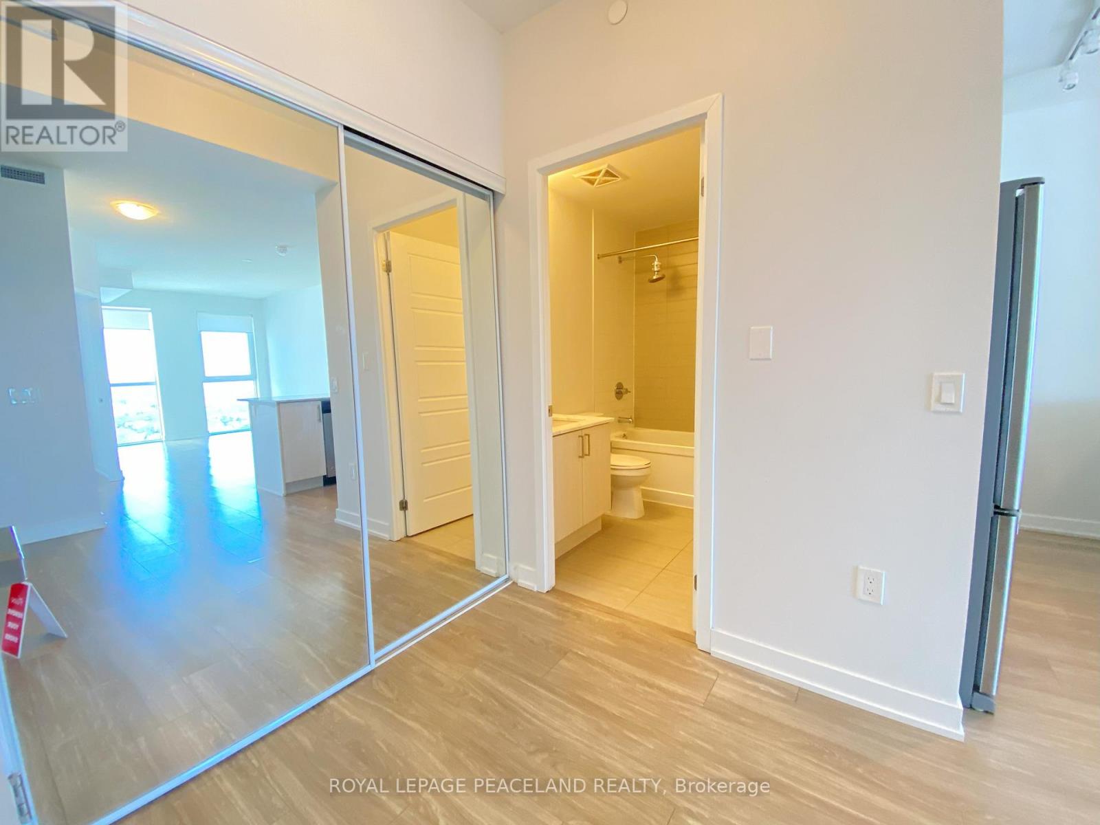 1901 - 4085 Parkside Village Drive, Mississauga, Ontario  L5B 0K9 - Photo 9 - W13749472