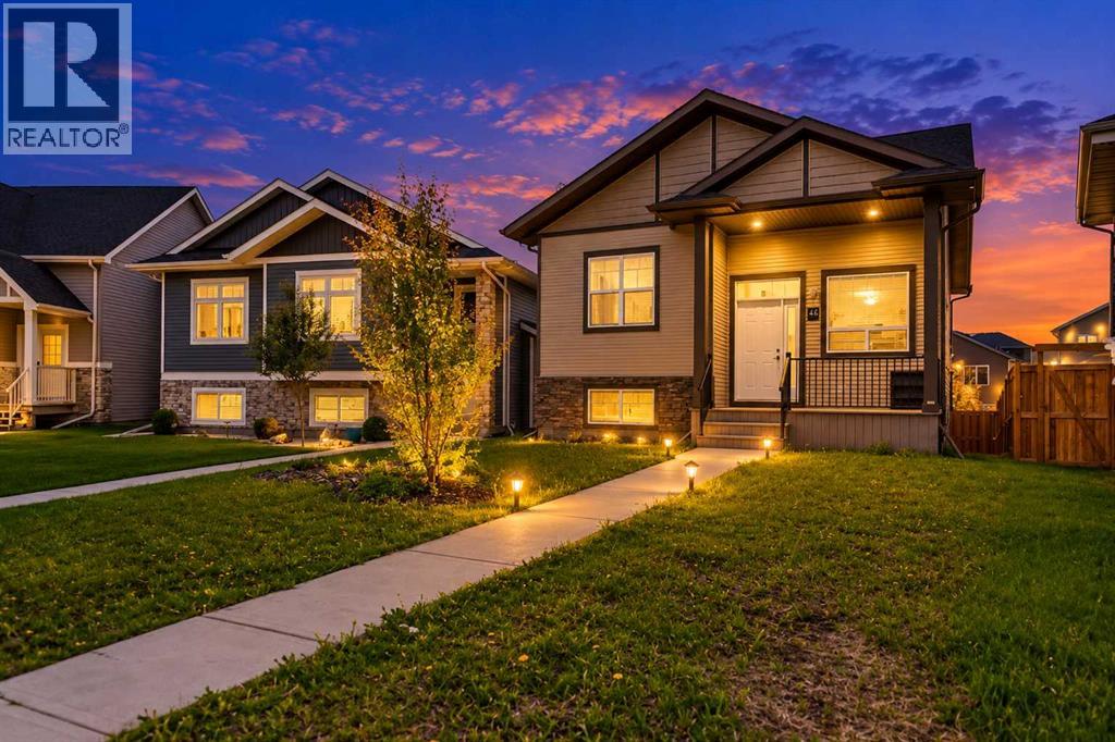 46 Village Crescent, Red Deer, Alberta  T4R 0P3 - Photo 2 - A2326120