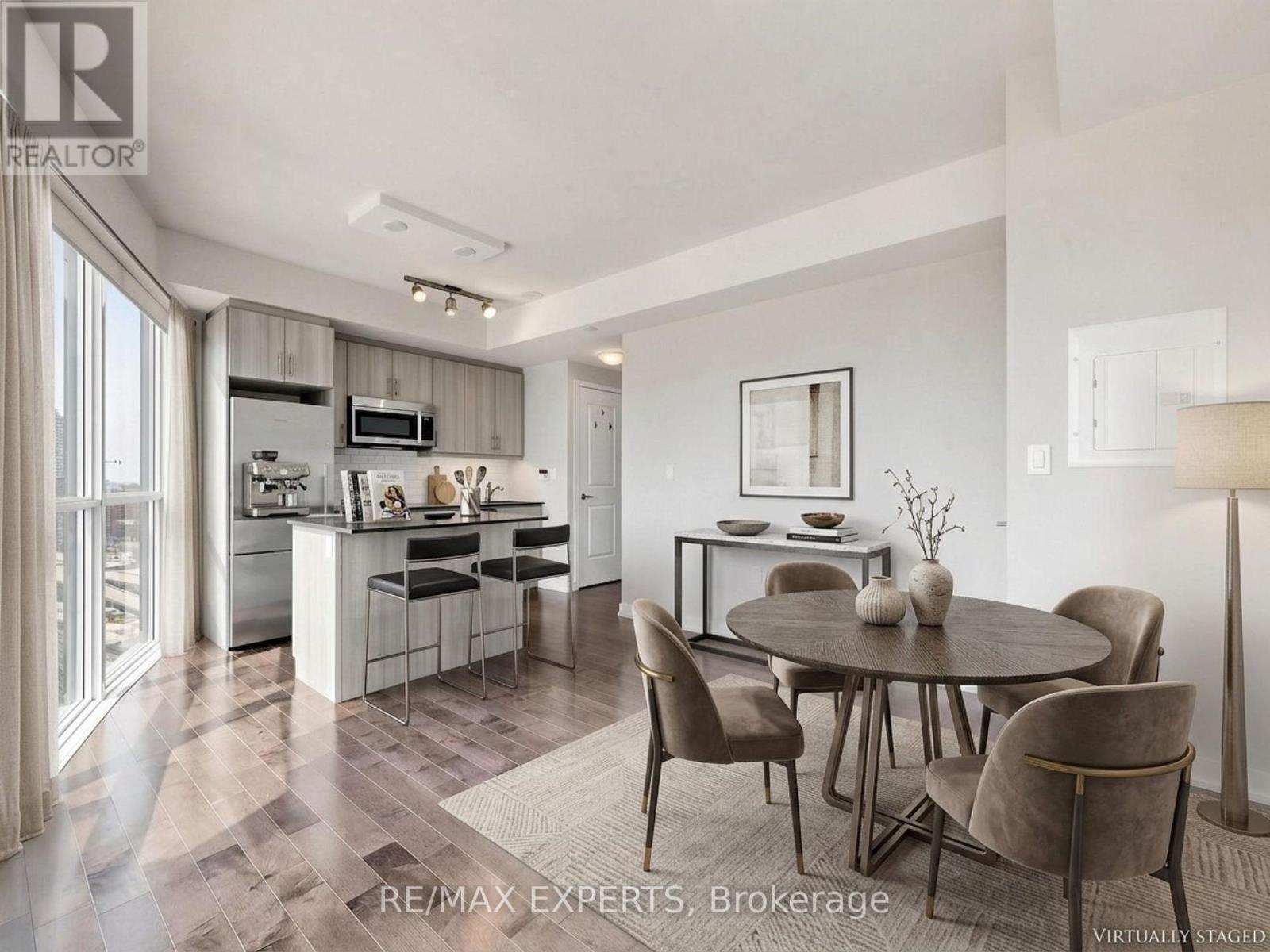 2305 - 1 The Esplanade Drive, Toronto, Ontario M5E 0A8 - Photo 7 - C13738256