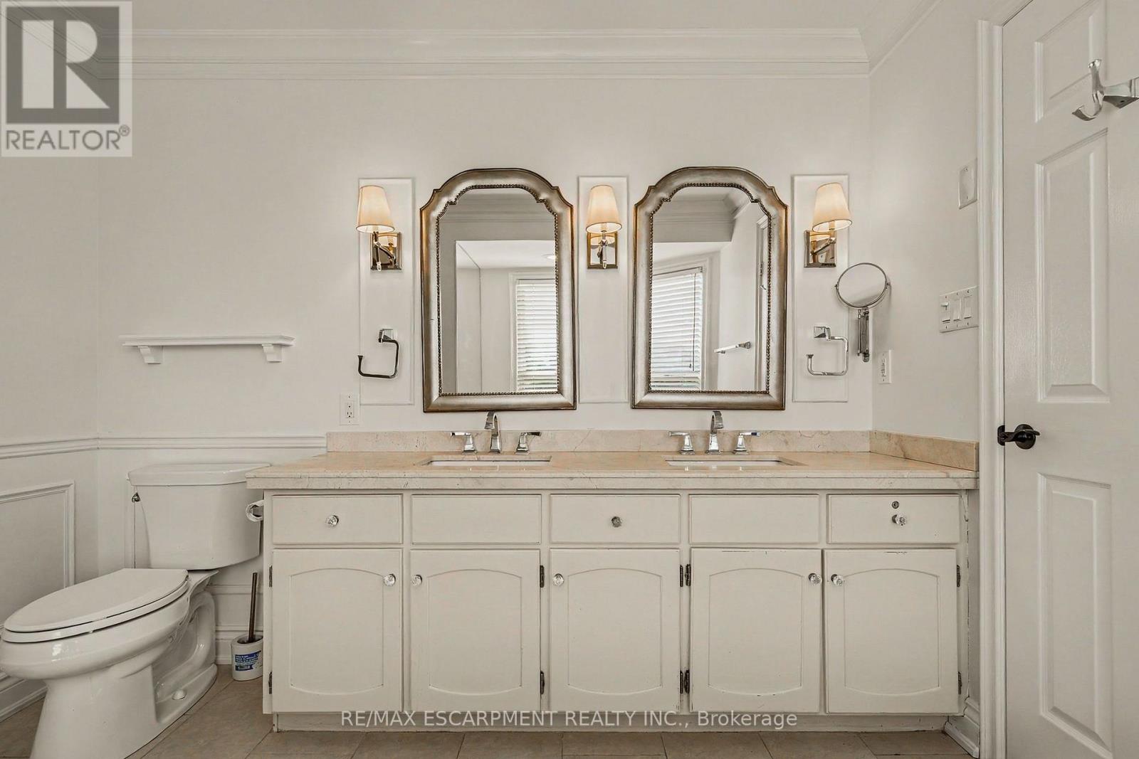 74 Fairwood Place W, Burlington, Ontario  L7T 4B6 - Photo 29 - W13747676