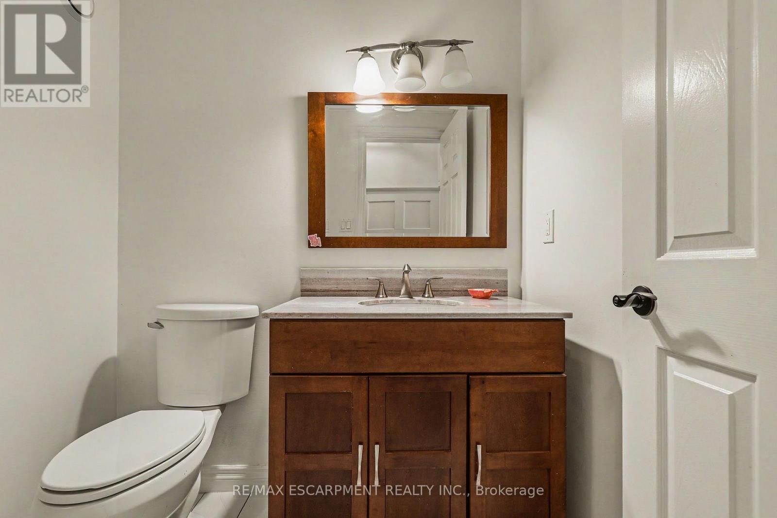 74 Fairwood Place W, Burlington, Ontario  L7T 4B6 - Photo 38 - W13747676