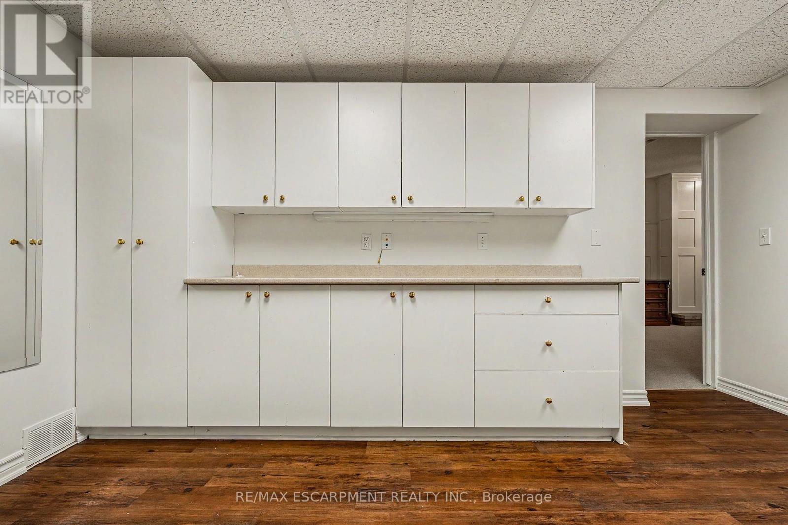 74 Fairwood Place W, Burlington, Ontario  L7T 4B6 - Photo 41 - W13747676