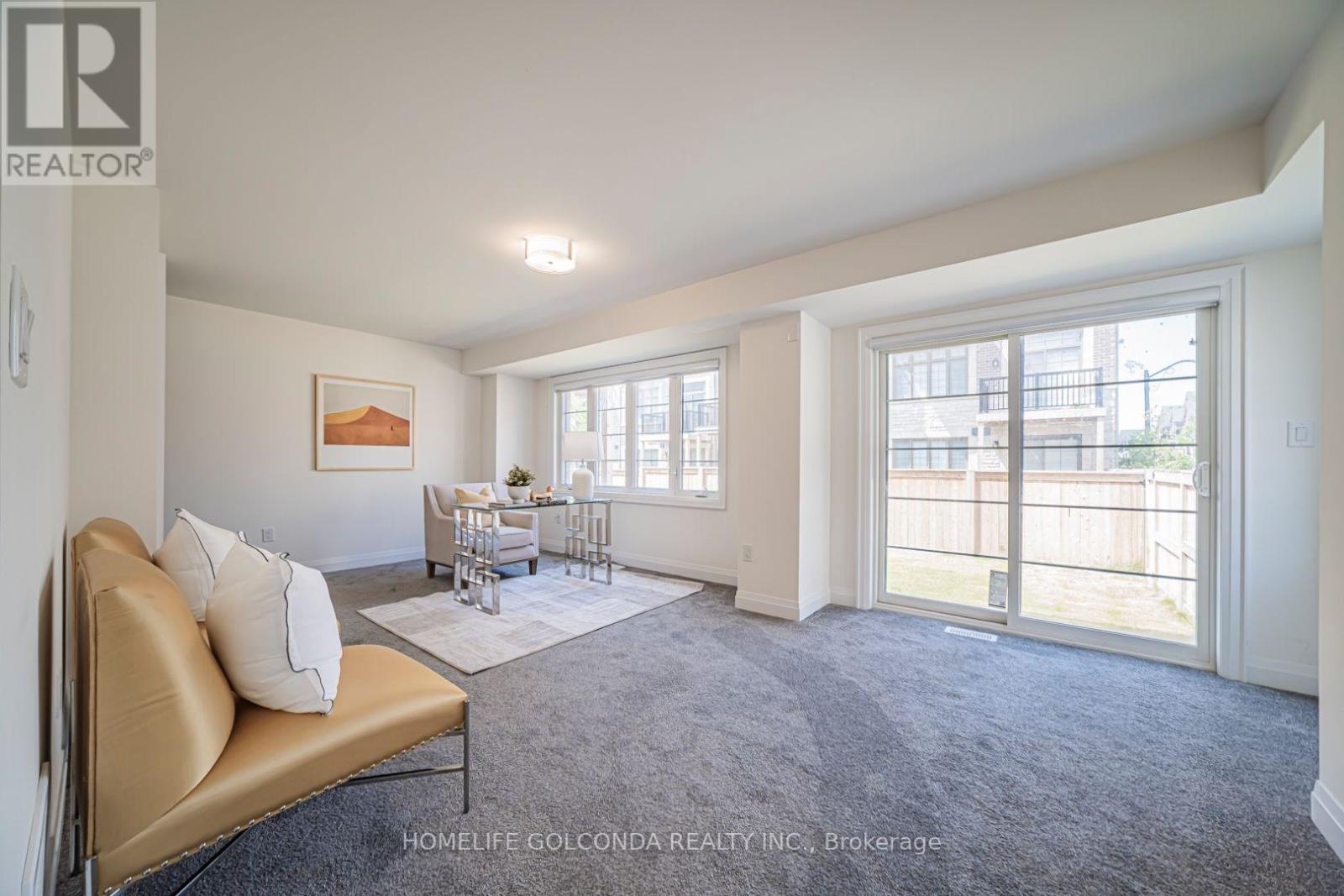 2 Silvermills Lane, Markham, Ontario  L6C 3L5 - Photo 4 - N13625030
