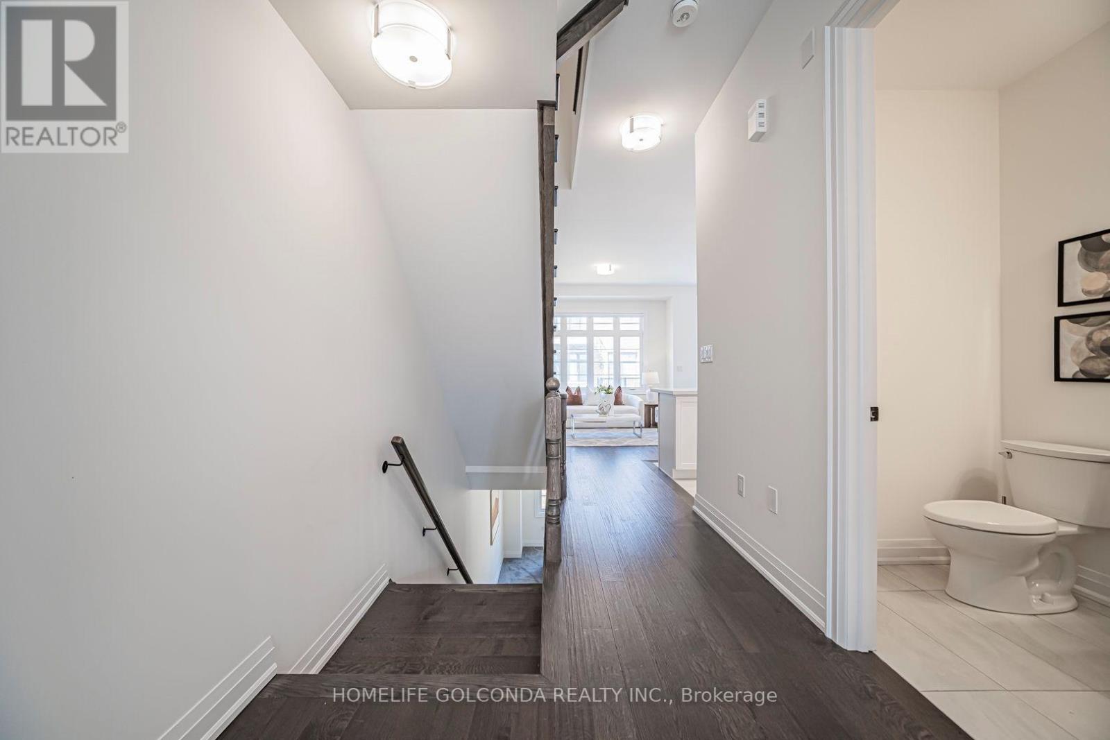 2 Silvermills Lane, Markham, Ontario  L6C 3L5 - Photo 6 - N13625030