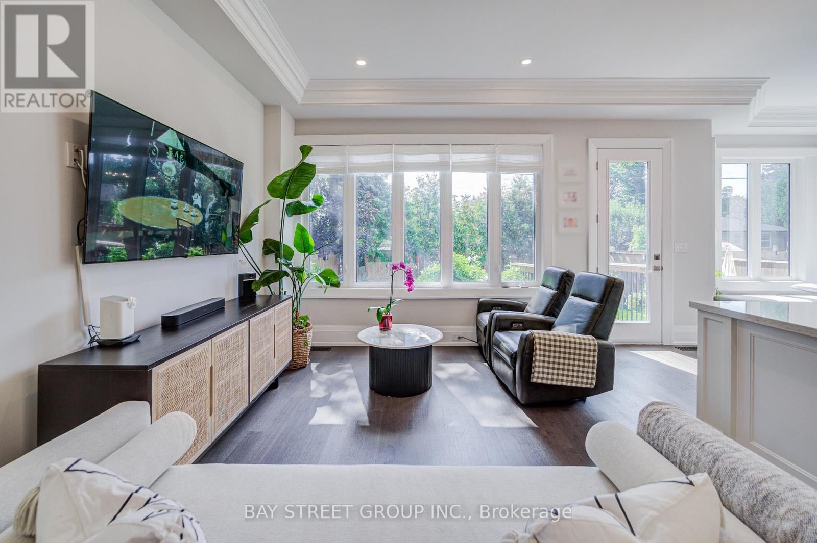37 Barker Avenue, Toronto, Ontario  M9V 1E6 - Photo 13 - W13749522