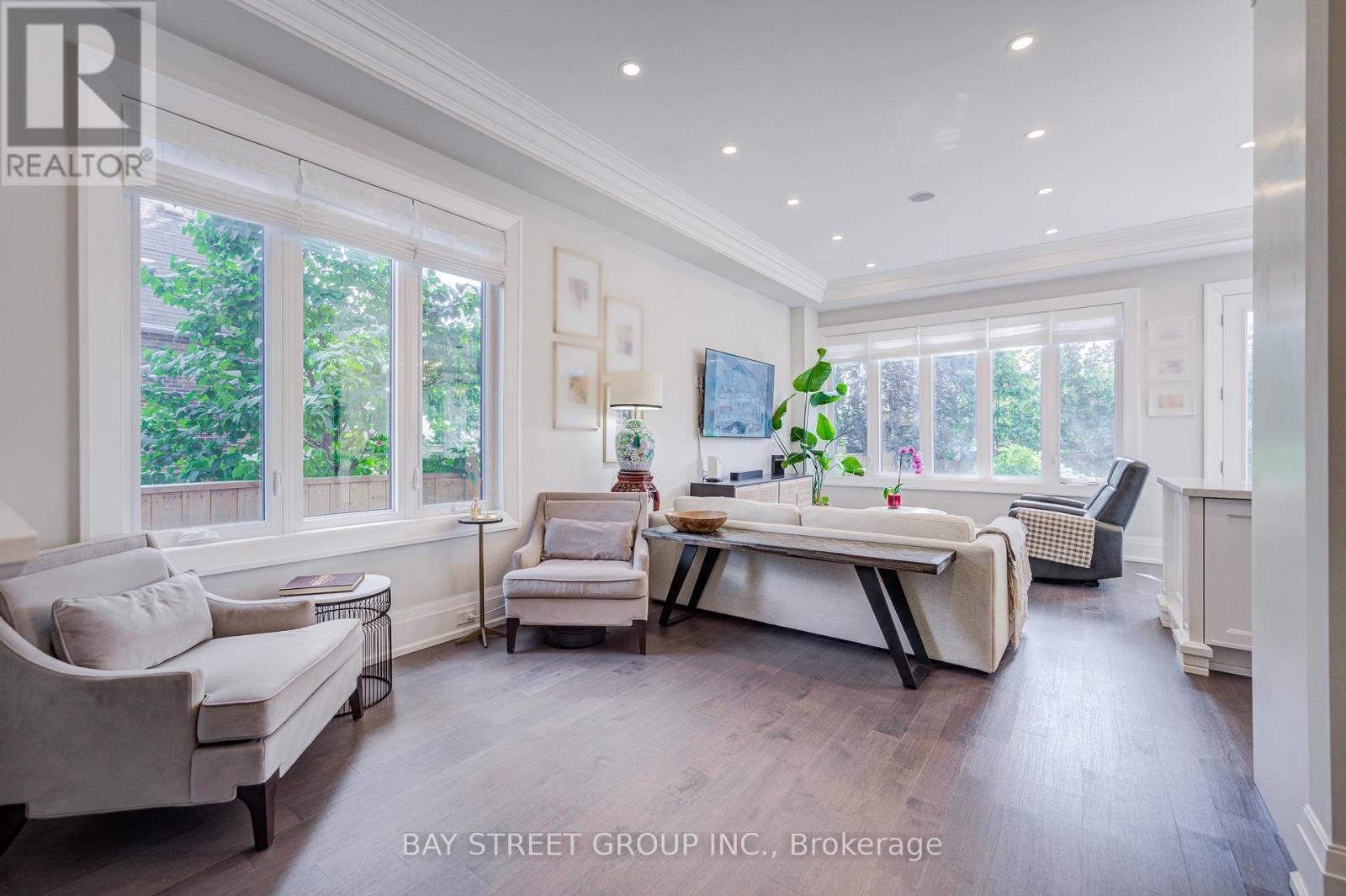 37 Barker Avenue, Toronto, Ontario  M9V 1E6 - Photo 6 - W13749522