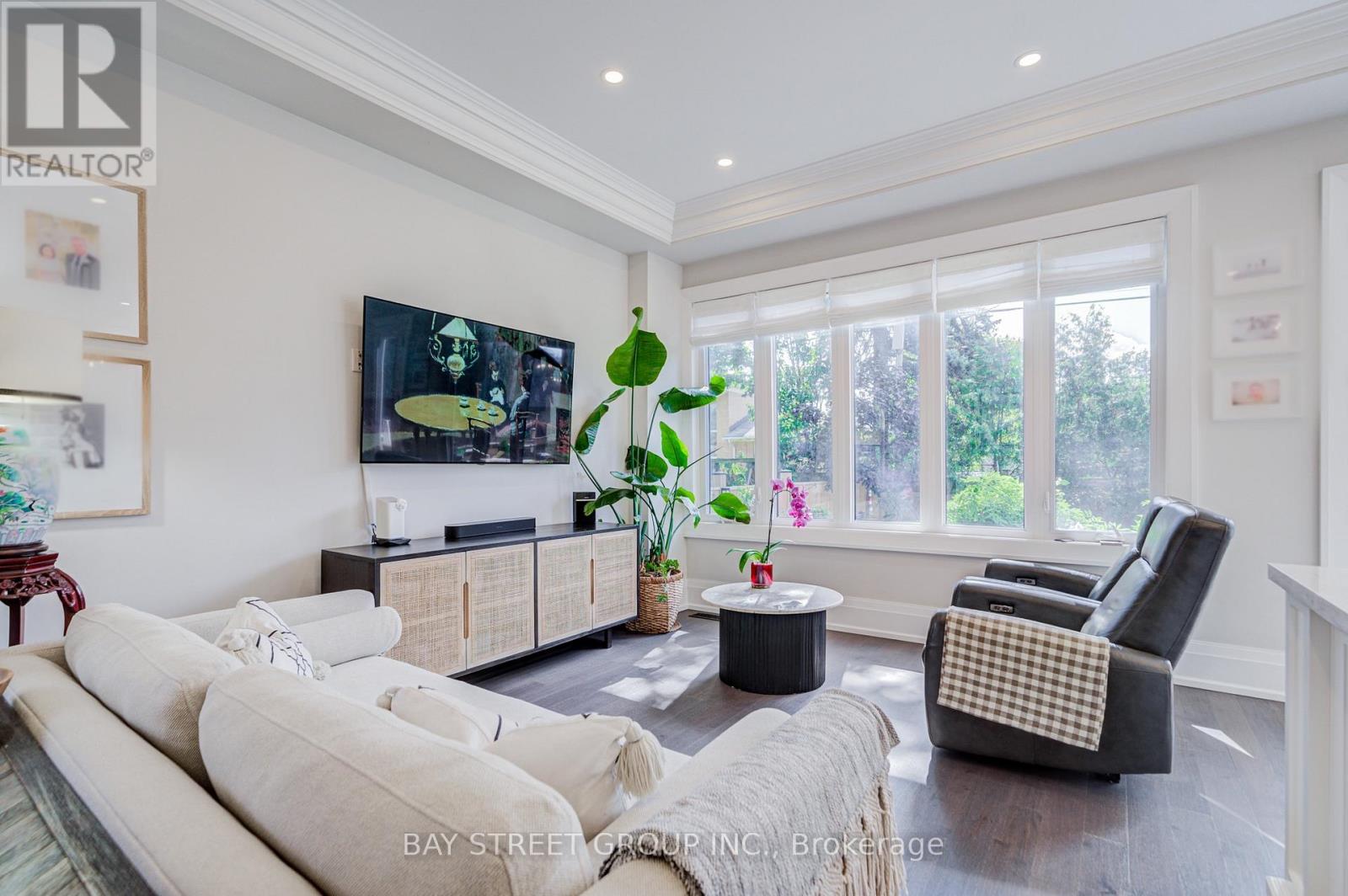 37 Barker Avenue, Toronto, Ontario  M9V 1E6 - Photo 9 - W13749522