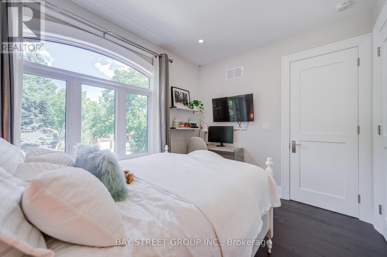37 Barker Avenue, Toronto, Ontario  M9V 1E6 - Photo 28 - W13749522