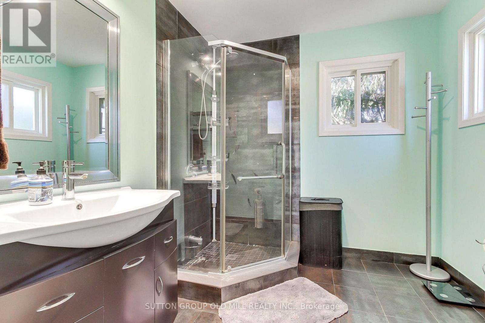 129 Robin Court, Newmarket, Ontario  L3Y 6B2 - Photo 29 - N13749534