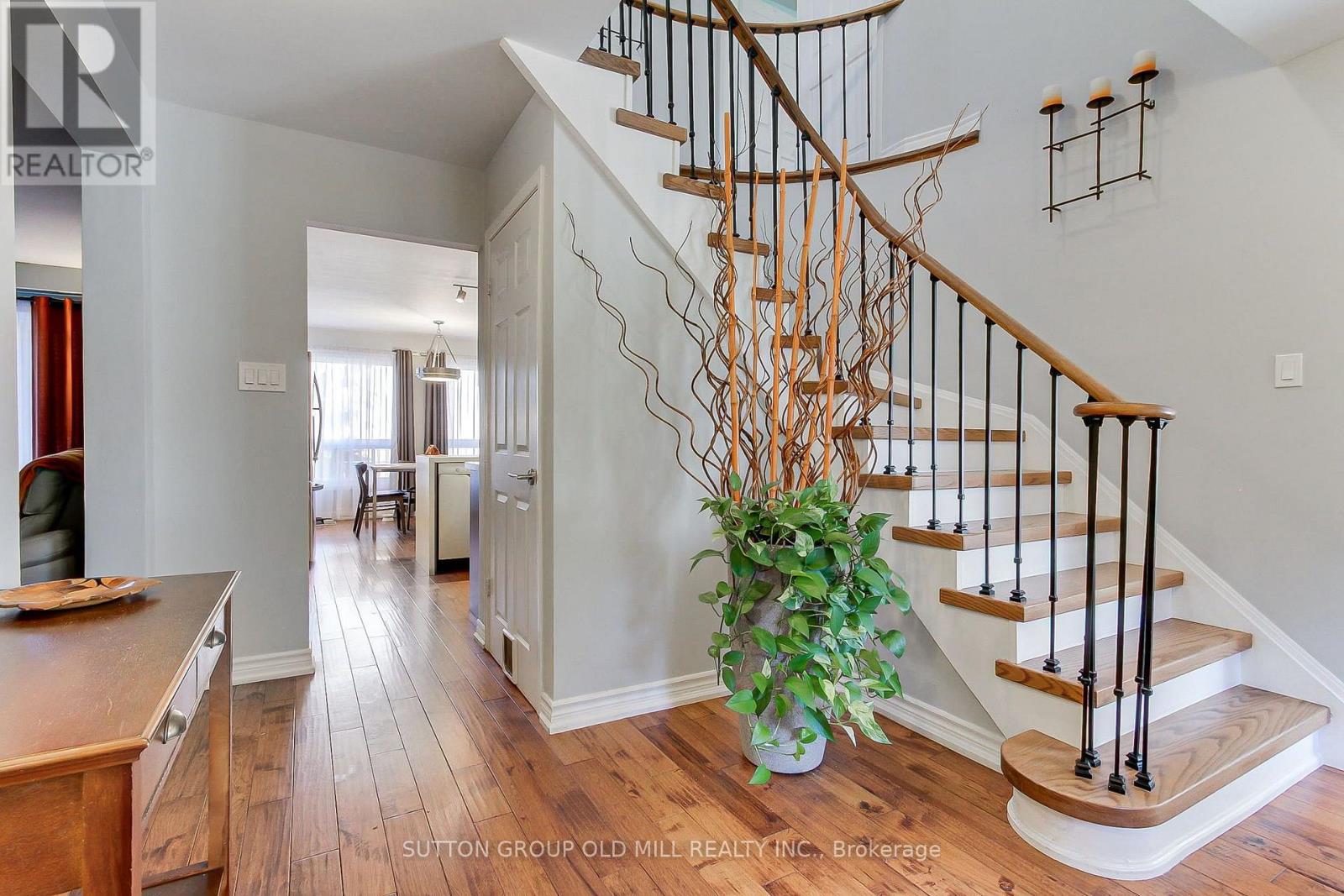 129 Robin Court, Newmarket, Ontario  L3Y 6B2 - Photo 7 - N13749534