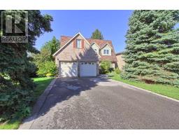 129 ROBIN COURT, Newmarket, Ontario