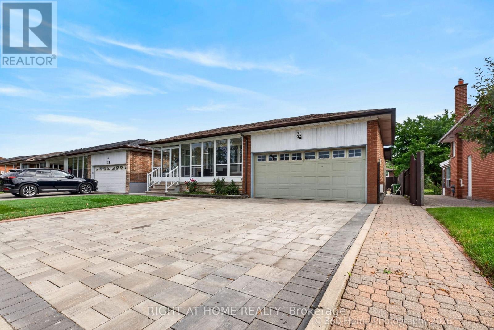35 Wheelwright Crescent N, Toronto, Ontario  M3N 1V2 - Photo 2 - W13749532