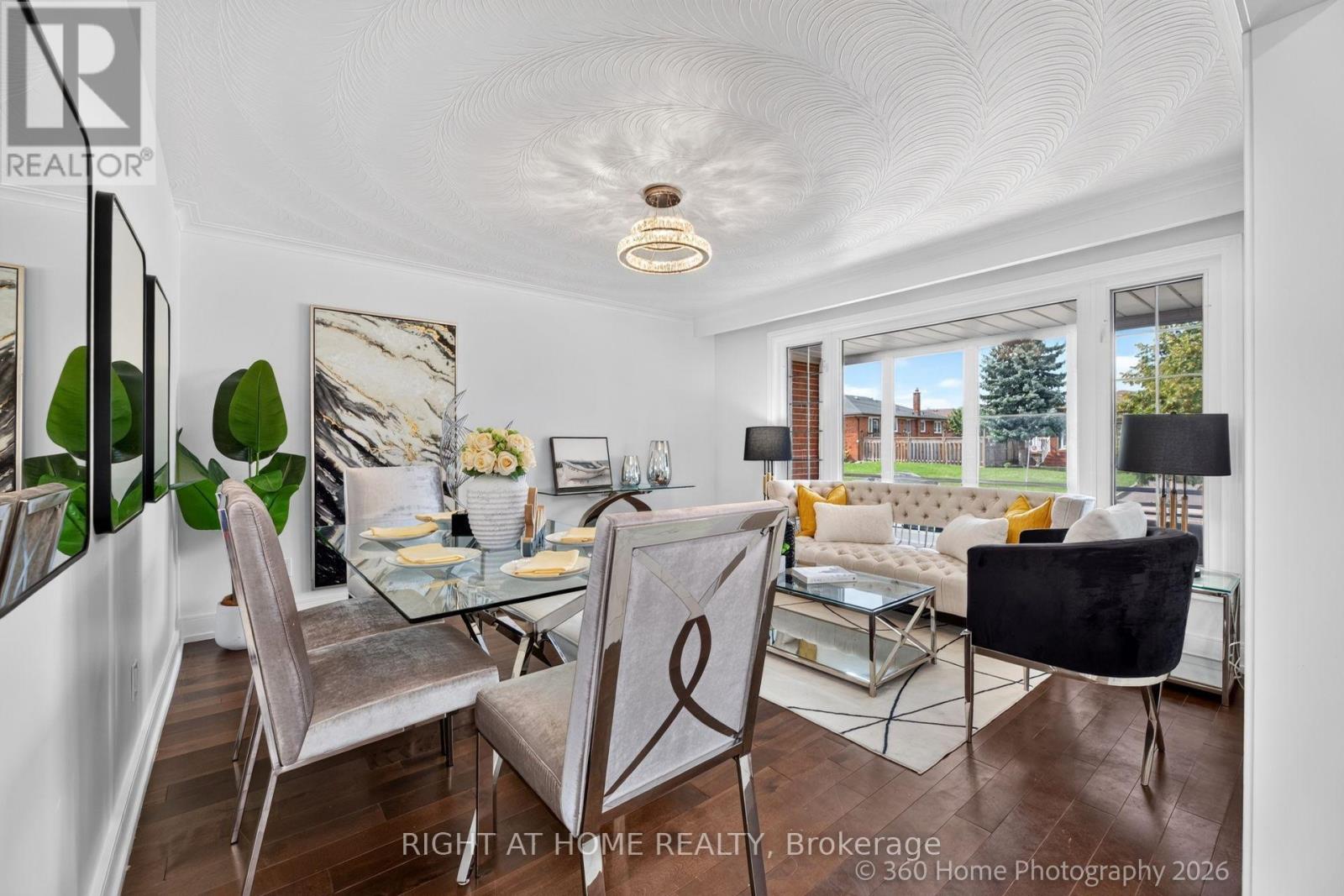 35 Wheelwright Crescent N, Toronto, Ontario  M3N 1V2 - Photo 3 - W13749532