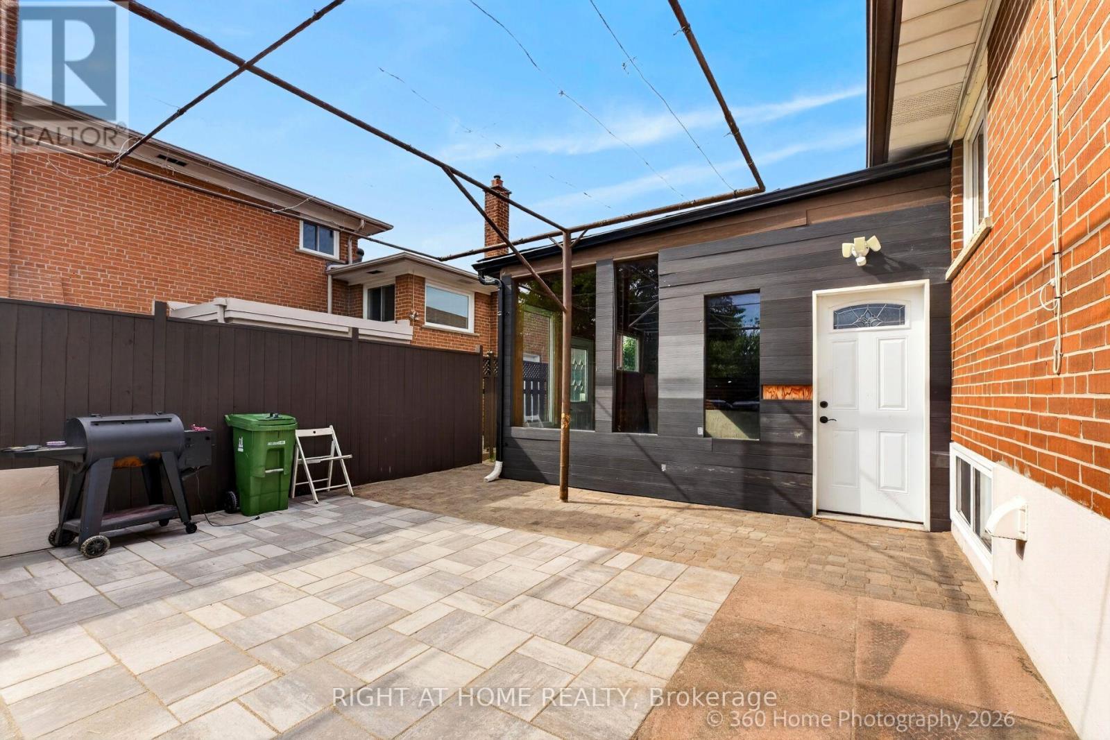 35 Wheelwright Crescent N, Toronto, Ontario  M3N 1V2 - Photo 5 - W13749532