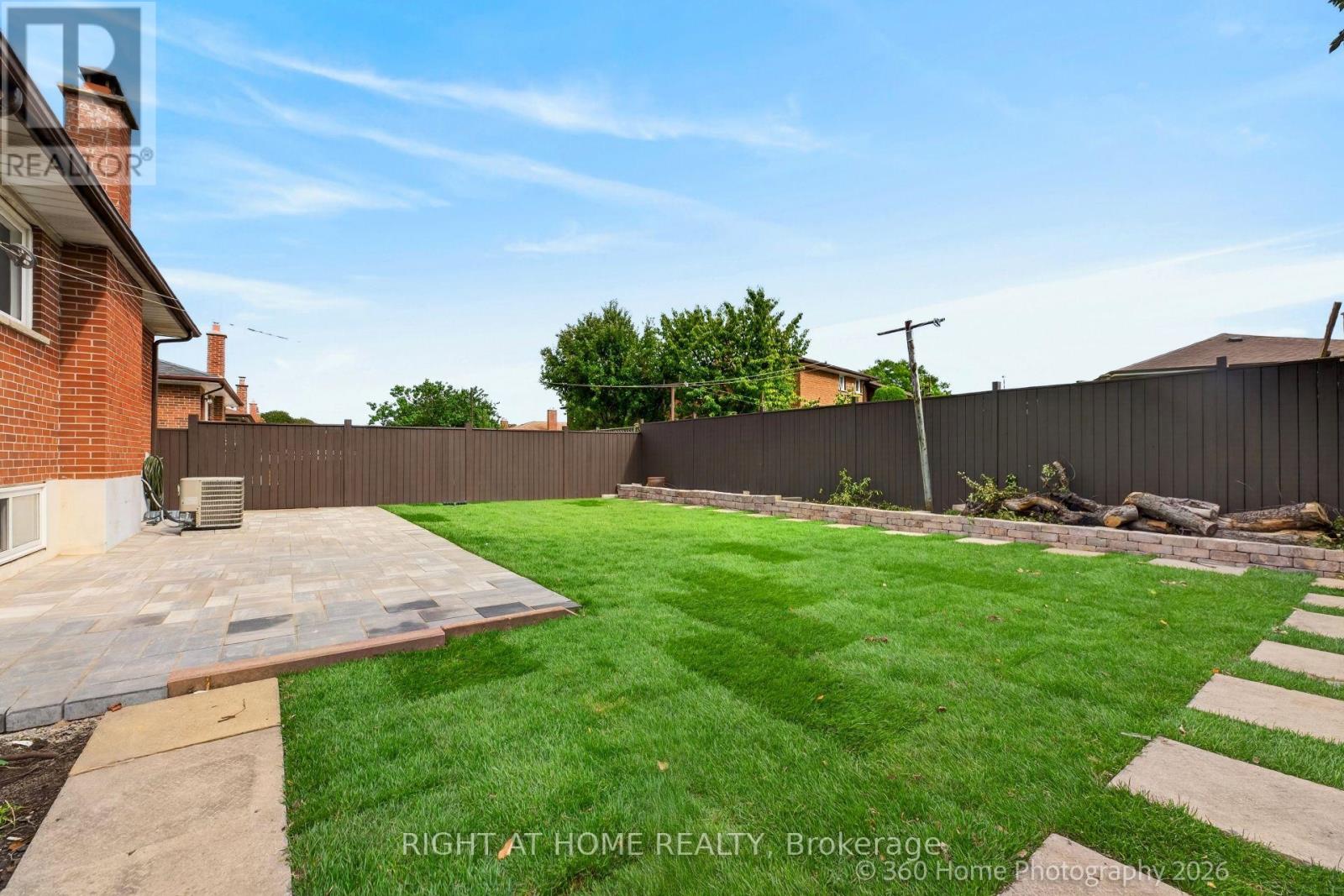 35 Wheelwright Crescent N, Toronto, Ontario  M3N 1V2 - Photo 6 - W13749532