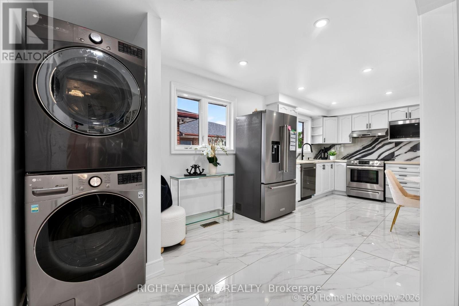 35 Wheelwright Crescent N, Toronto, Ontario  M3N 1V2 - Photo 8 - W13749532
