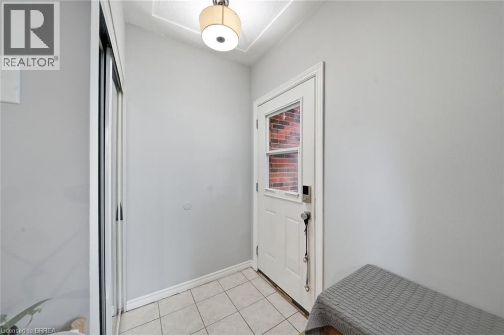 63 Metcalfe Crescent Unit# C, Brantford, Ontario  N3R 2L7 - Photo 6 - 40860824