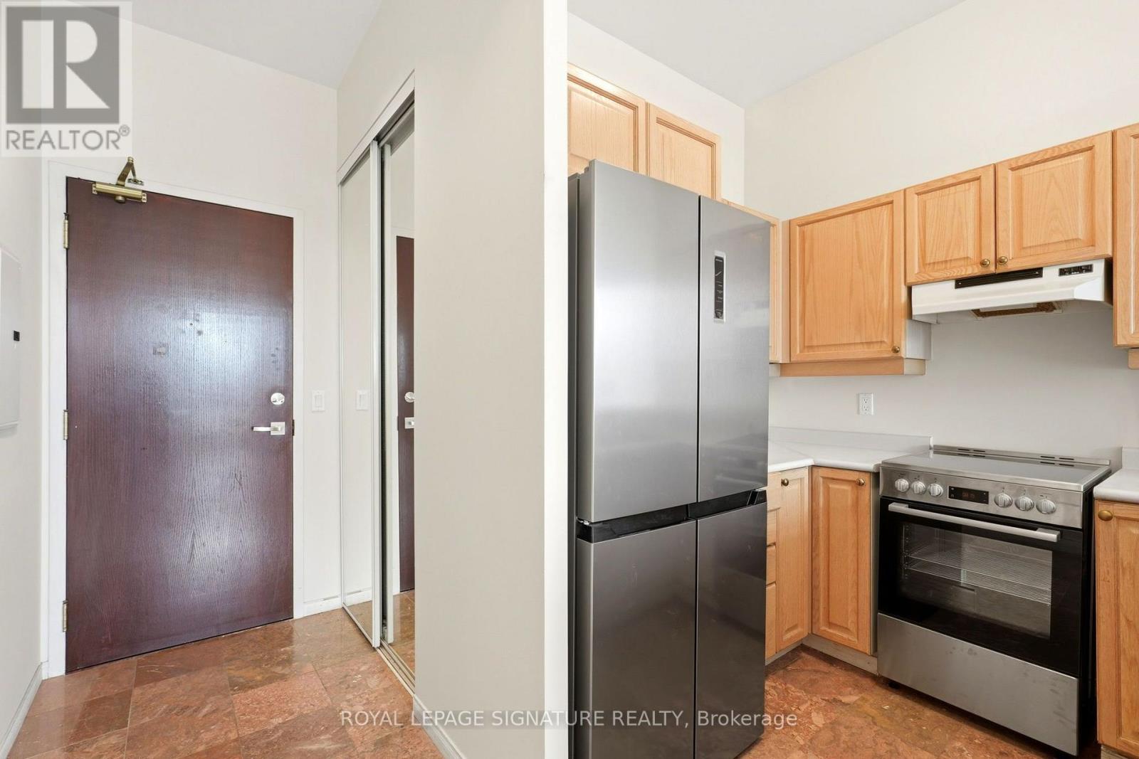 2014 - 7 King Street E, Toronto, Ontario  M5C 3C5 - Photo 2 - C13749548