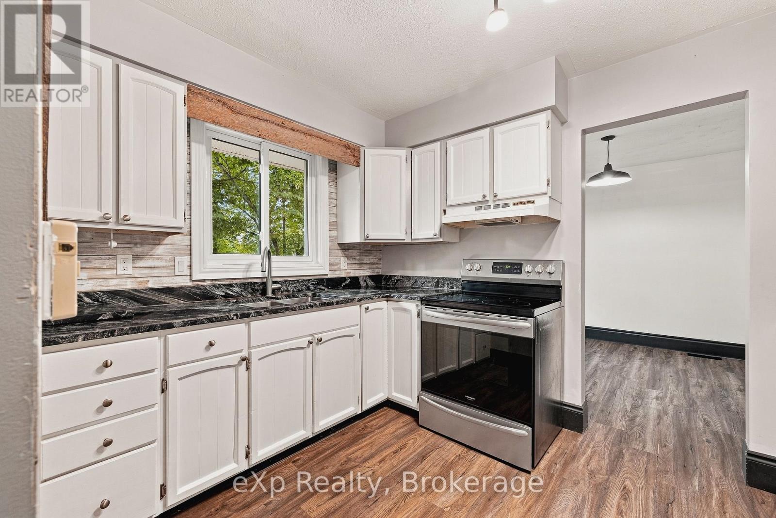 236 Bruce Street S, West Grey, Ontario  N0G 1R0 - Photo 10 - X13749550