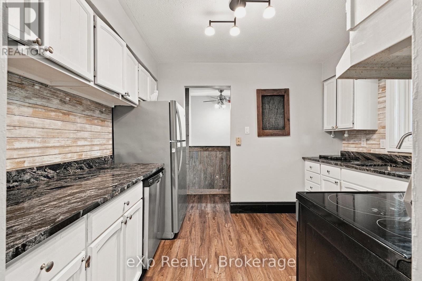 236 Bruce Street S, West Grey, Ontario  N0G 1R0 - Photo 11 - X13749550