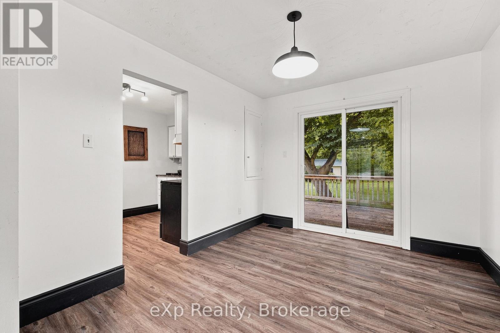 236 Bruce Street S, West Grey, Ontario  N0G 1R0 - Photo 8 - X13749550