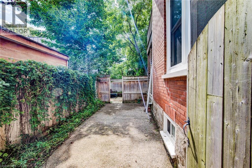 81 Willow Street, Waterloo, Ontario  N2J 1W3 - Photo 9 - 40860943