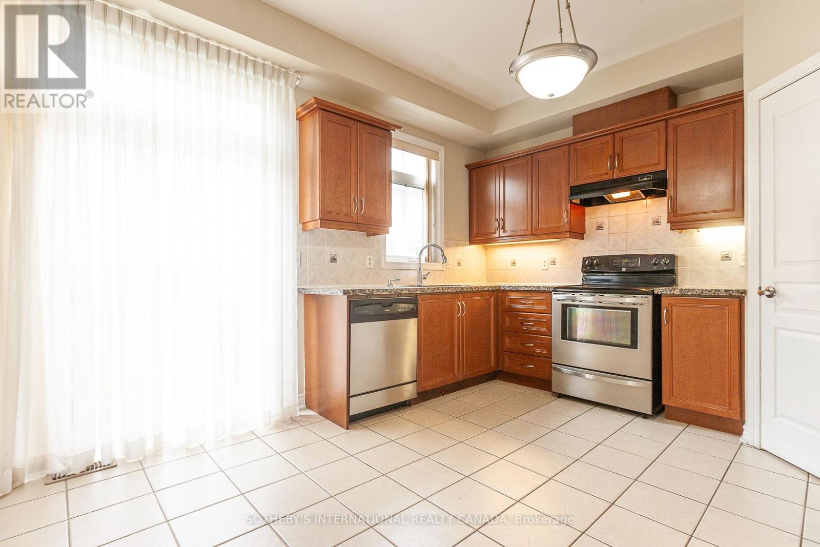 60 Routliffe Lane, Toronto, Ontario  M2N 0A5 - Photo 7 - C13748790