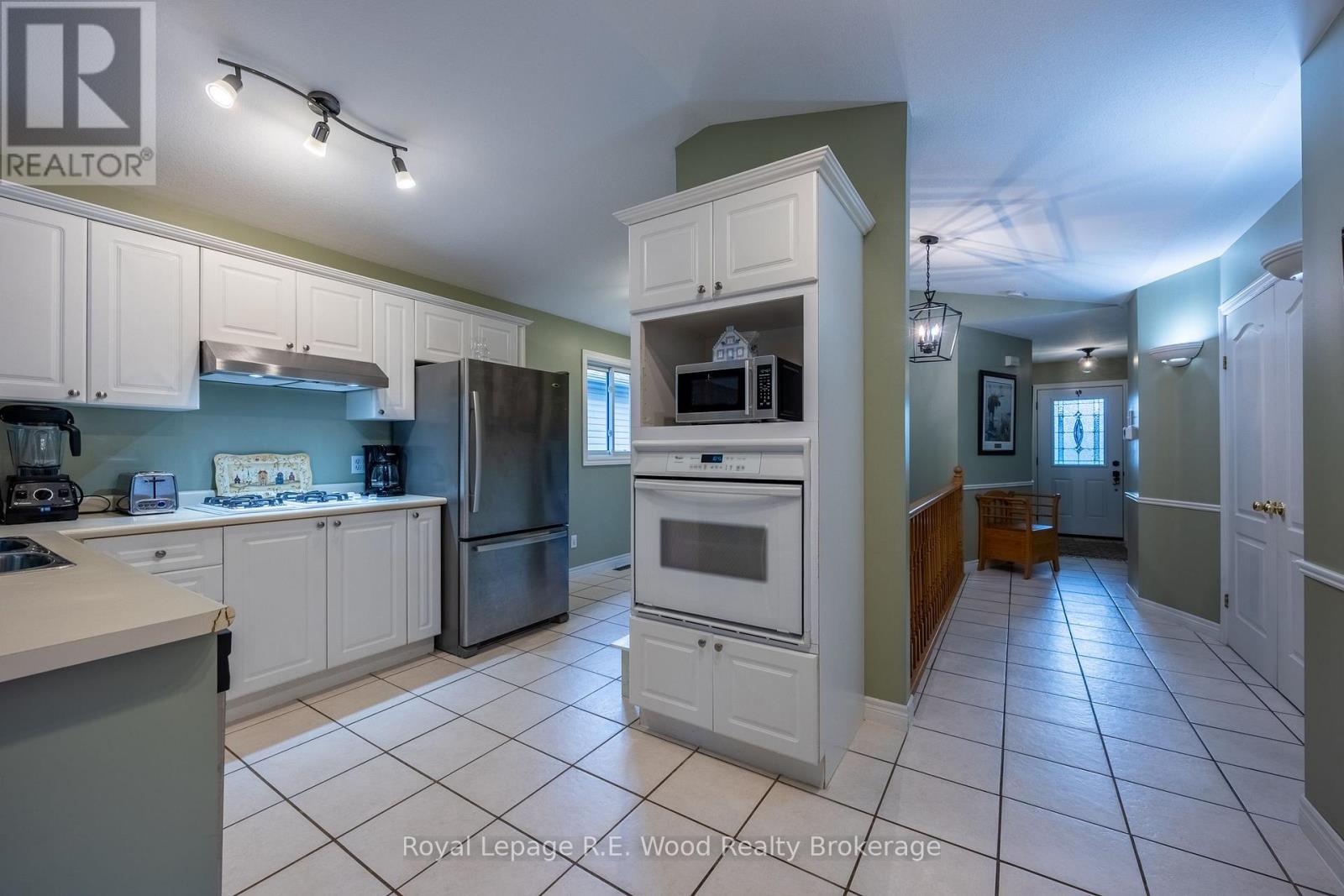 23 Peach Street, Tillsonburg, Ontario  N4G 5N8 - Photo 9 - X13749616