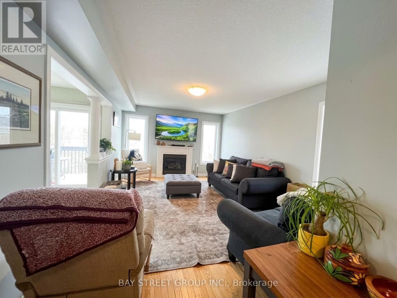 63 Aylesworth Avenue, Clarington, Ontario  L1E 3J8 - Photo 5 - E13749602