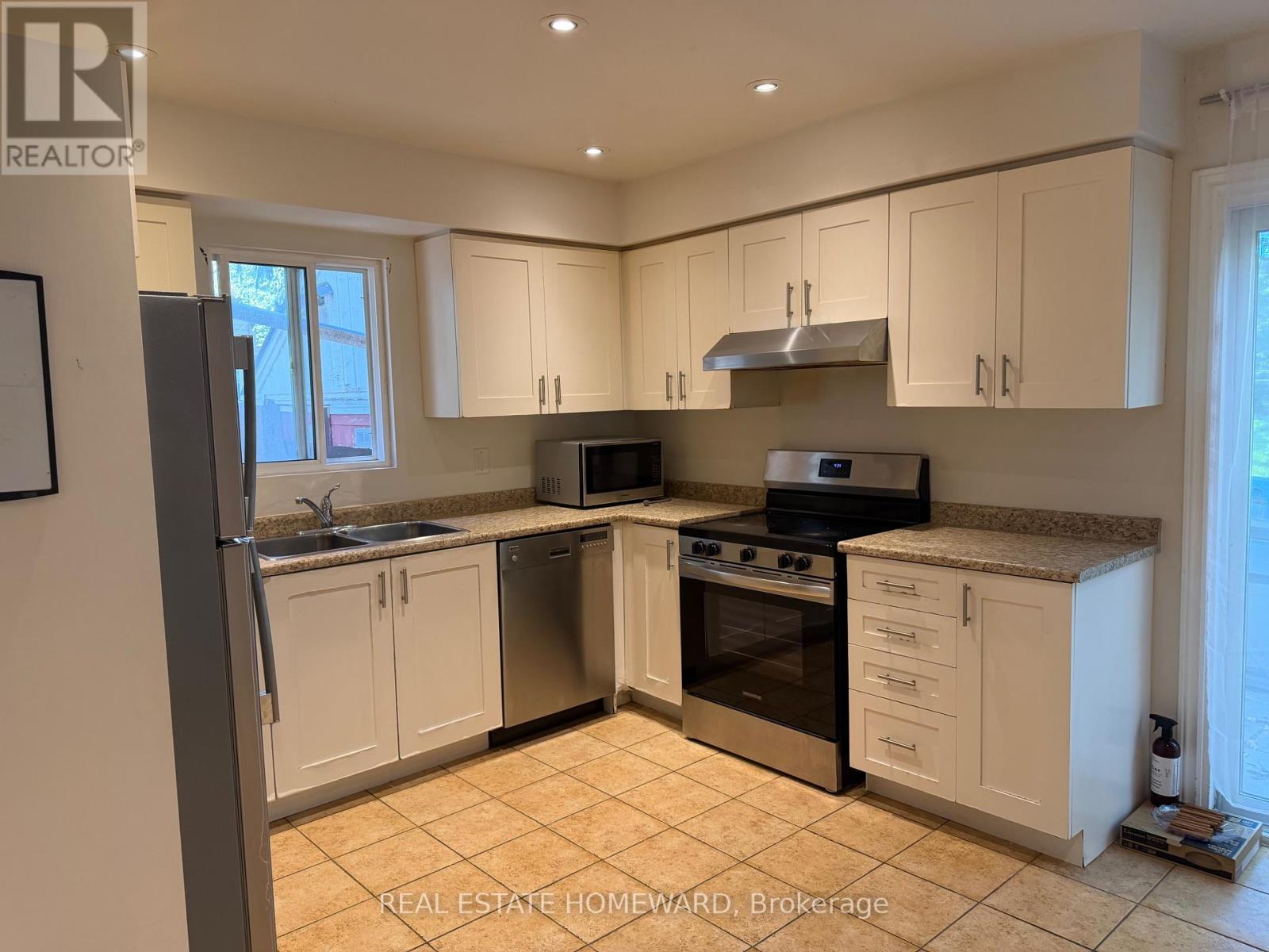 120 Baker Avenue, Richmond Hill, Ontario  L4C 1X4 - Photo 14 - N13749598