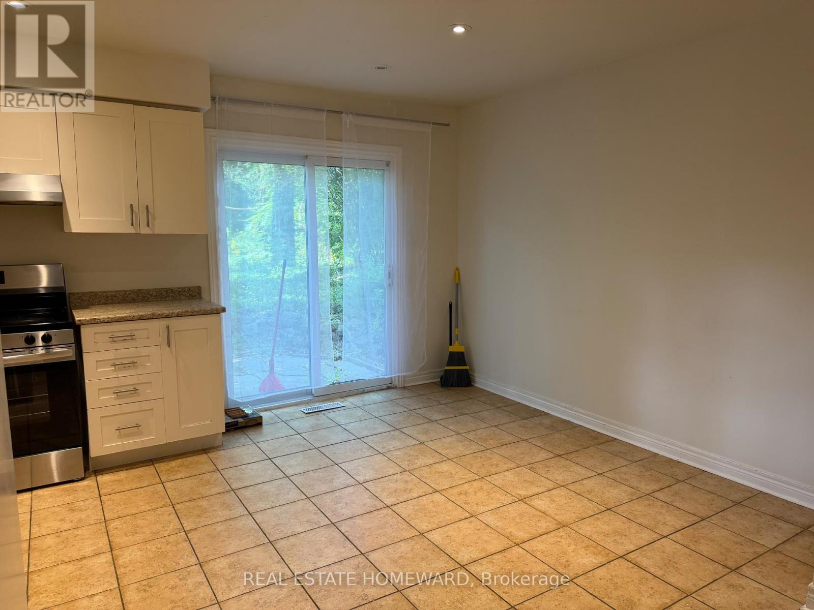 120 Baker Avenue, Richmond Hill, Ontario  L4C 1X4 - Photo 16 - N13749598