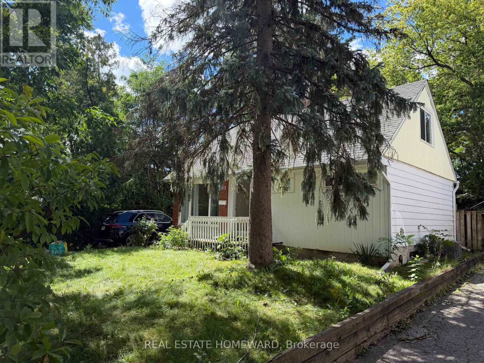 120 Baker Avenue, Richmond Hill, Ontario  L4C 1X4 - Photo 2 - N13749598