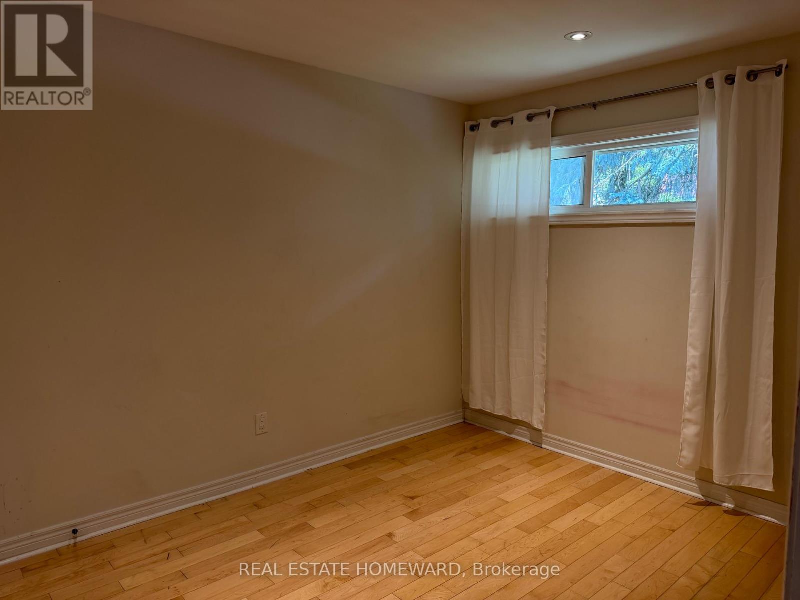 120 Baker Avenue, Richmond Hill, Ontario  L4C 1X4 - Photo 9 - N13749598