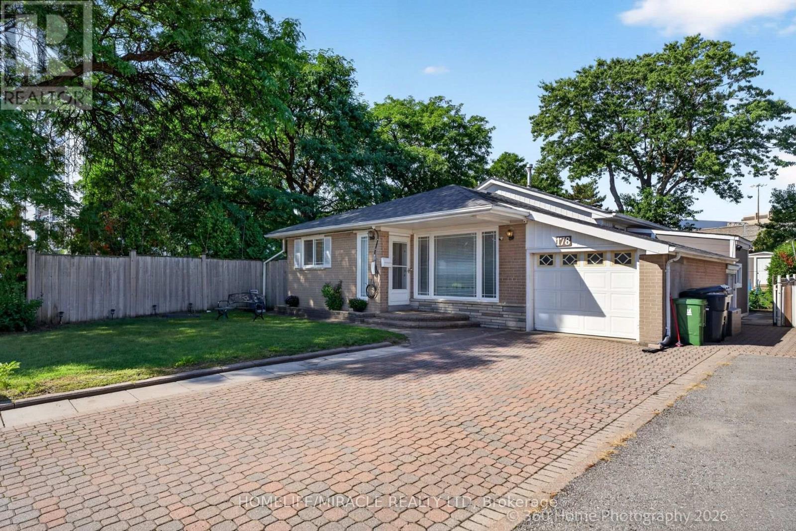 178 Kingsview Boulevard, Toronto, Ontario  M9R 1V5 - Photo 5 - W13749610