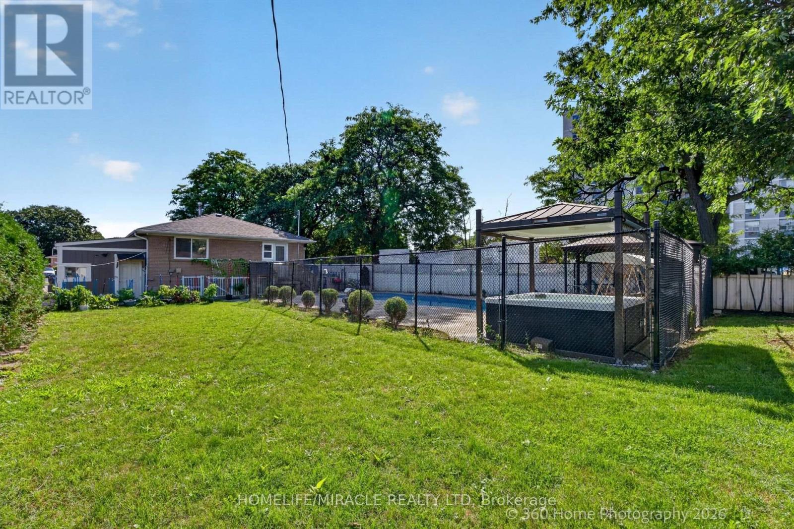 178 Kingsview Boulevard, Toronto, Ontario  M9R 1V5 - Photo 8 - W13749610