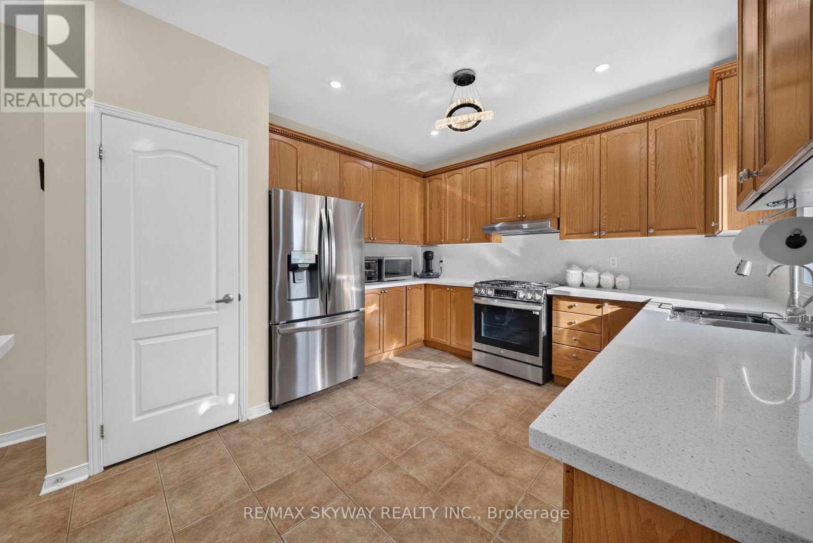 59 Crystal Glen Crescent, Brampton, Ontario  L6X 0K2 - Photo 13 - W13749618