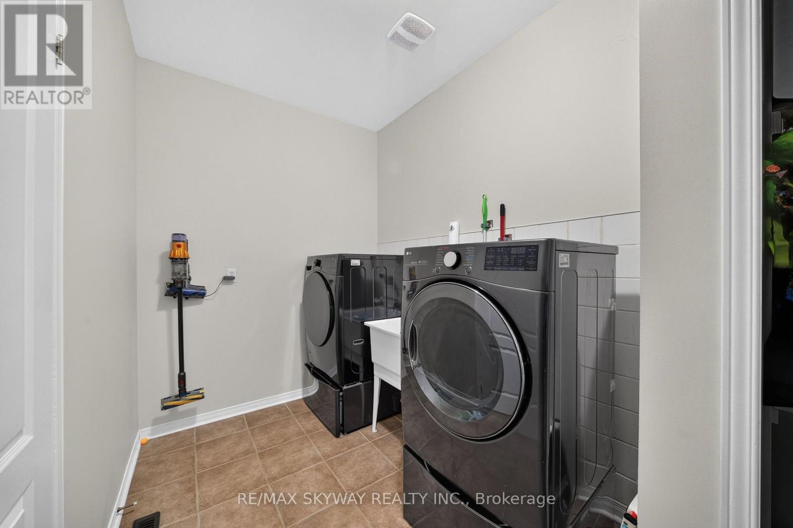 59 Crystal Glen Crescent, Brampton, Ontario  L6X 0K2 - Photo 35 - W13749618
