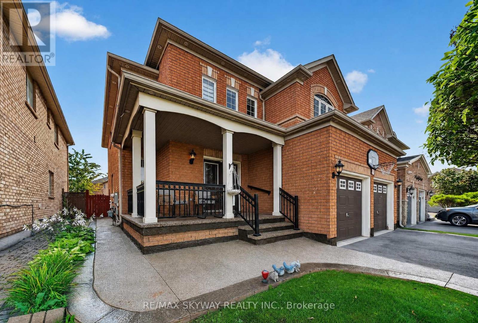 59 Crystal Glen Crescent, Brampton, Ontario  L6X 0K2 - Photo 4 - W13749618