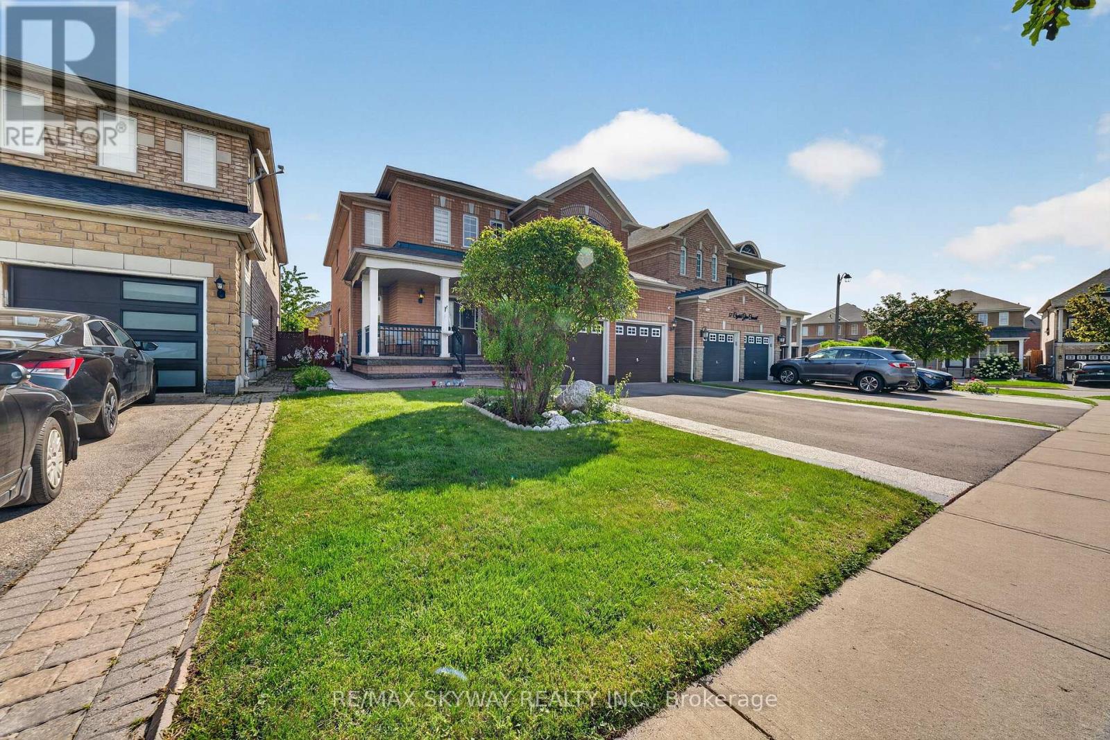 59 Crystal Glen Crescent, Brampton, Ontario  L6X 0K2 - Photo 5 - W13749618