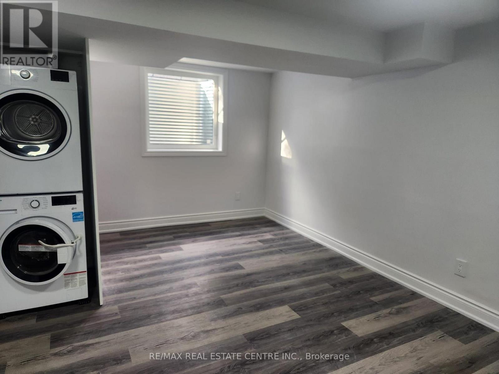Lower Level - 1025 Blairholm Avenue, Mississauga, Ontario  L5C 1G5 - Photo 5 - W13726888