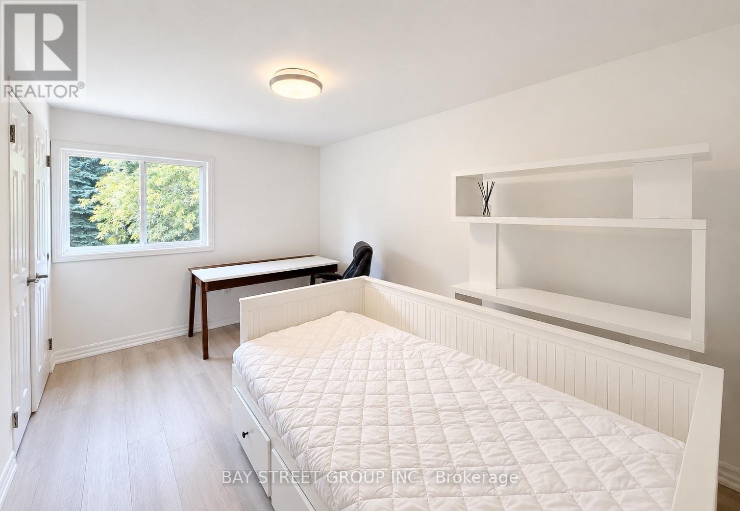 513 Mariner Drive, Waterloo, Ontario  N2K 3Y7 - Photo 4 - X13749622