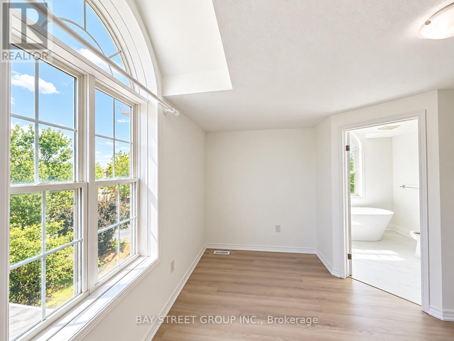 513 Mariner Drive, Waterloo, Ontario  N2K 3Y7 - Photo 7 - X13749622