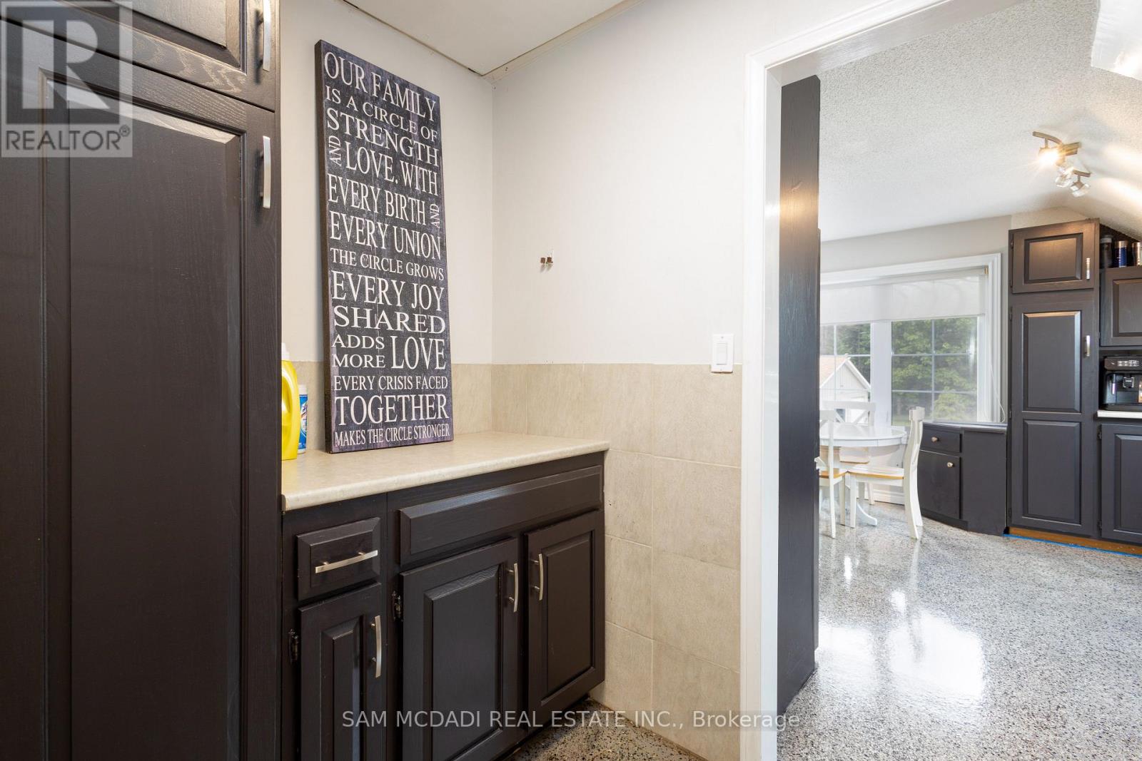 Upper - 14011 Trafalgar Road, Halton Hills, Ontario L7G 4S4 - Photo 11 - W13748658