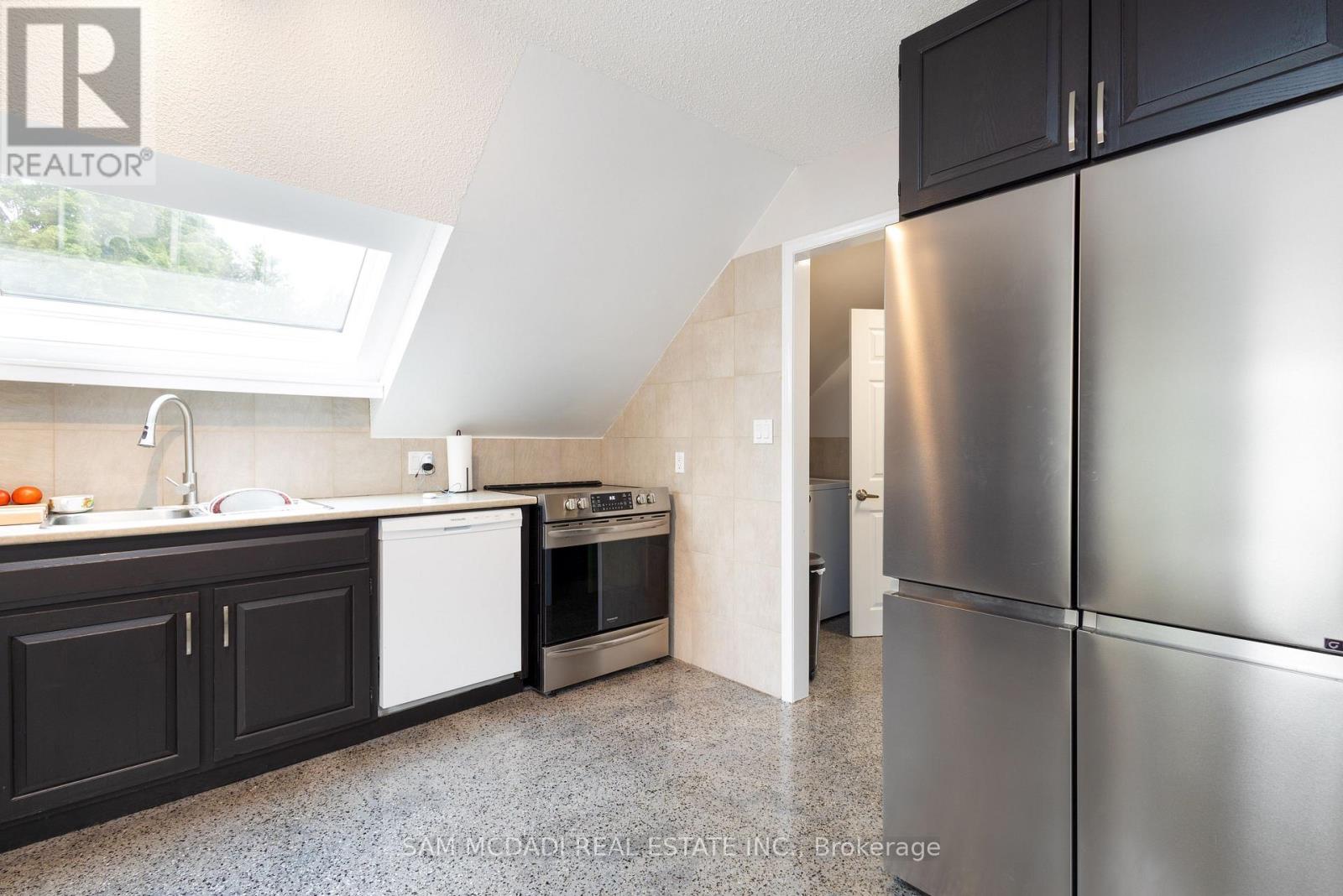 Upper - 14011 Trafalgar Road, Halton Hills, Ontario L7G 4S4 - Photo 9 - W13748658