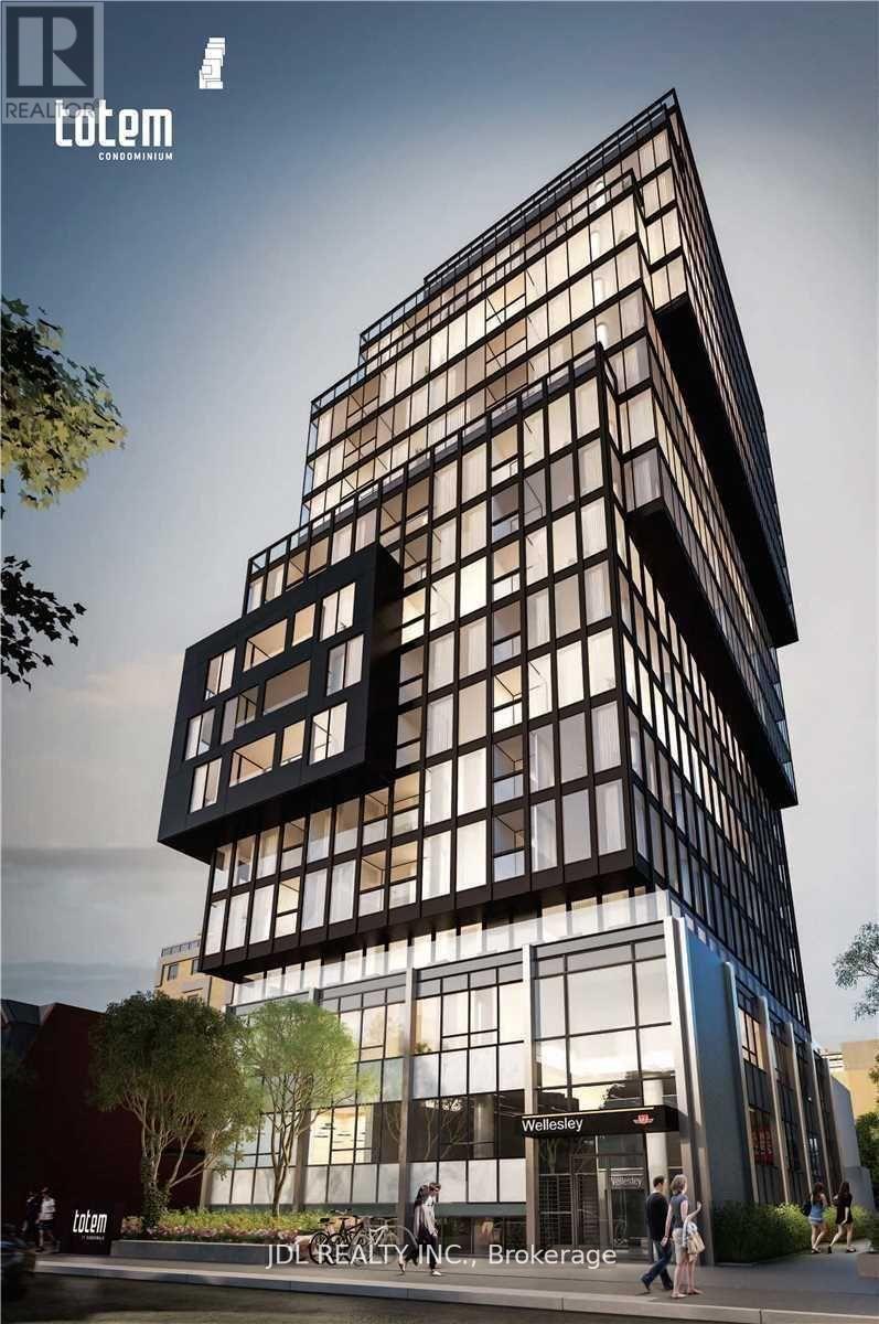 804 - 17 DUNDONALD STREET, Toronto, Ontario